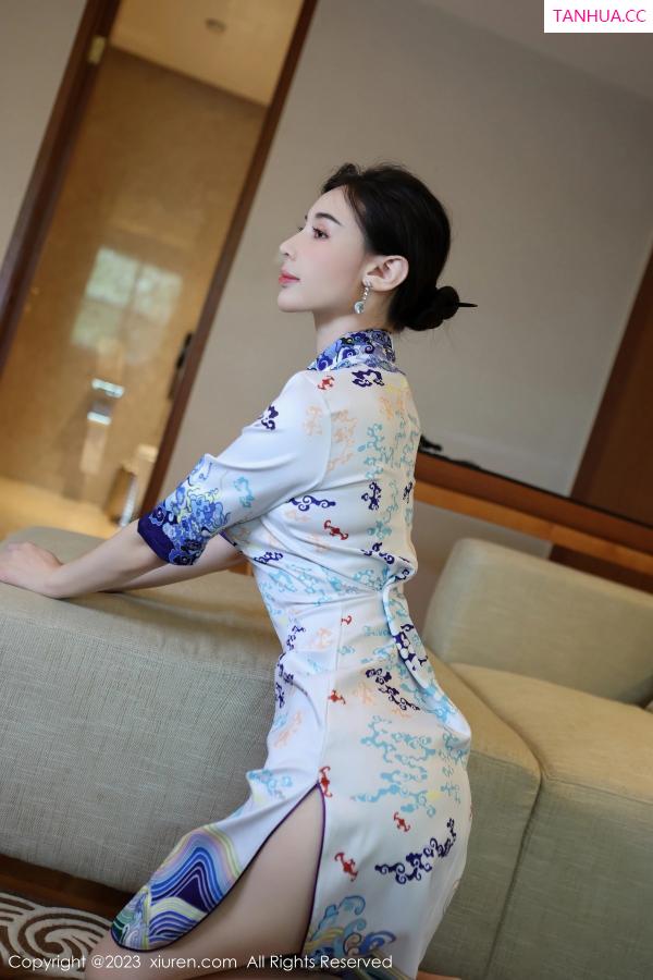 薛曼柔  [XiuRen]高清写真图 2023.10.09 No.7479 曼柔 空姐制服第17张图片